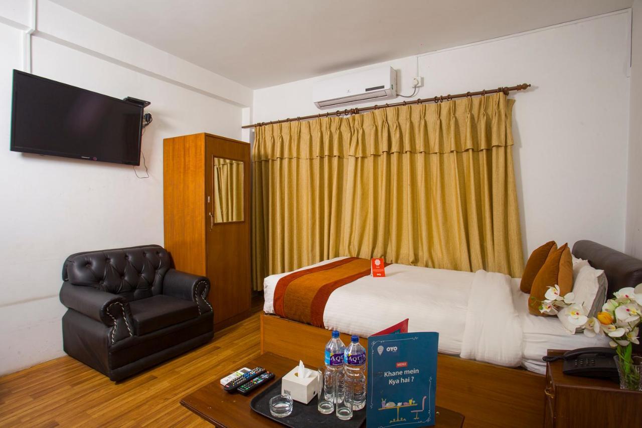 Oyo 104 Hotel Baltic Inn Kathmandu Bagian luar foto