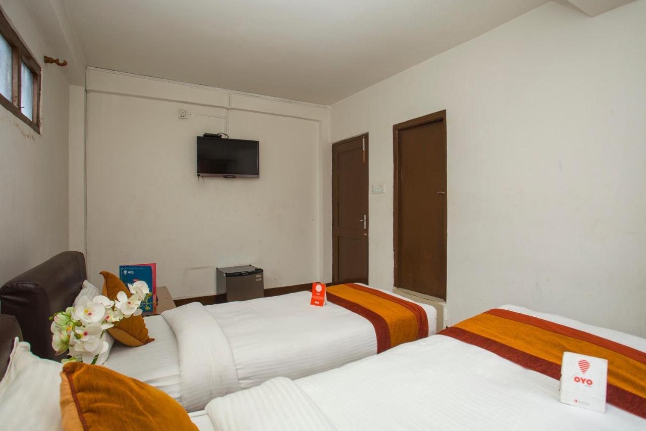 Oyo 104 Hotel Baltic Inn Kathmandu Bagian luar foto