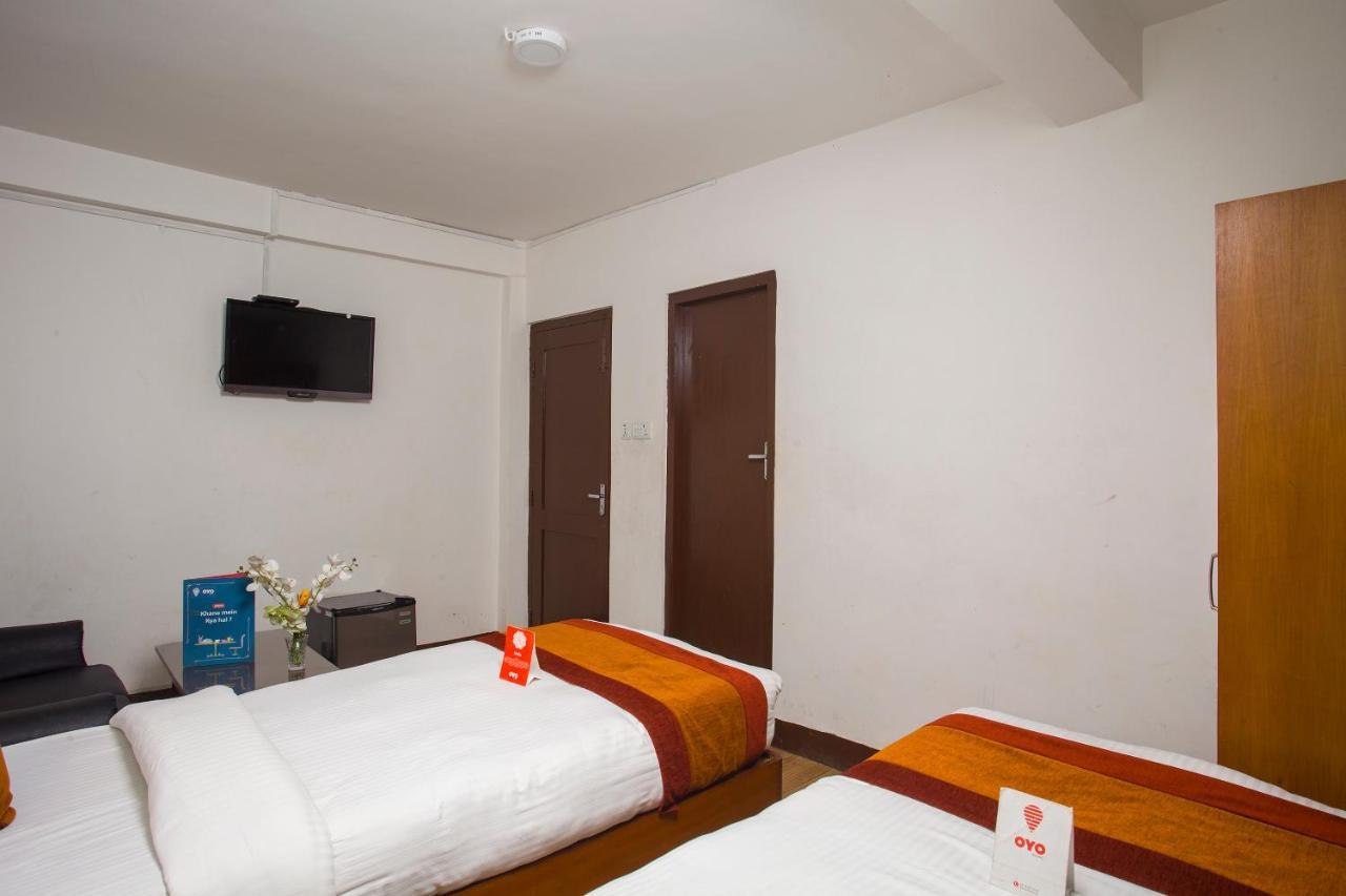 Oyo 104 Hotel Baltic Inn Kathmandu Bagian luar foto