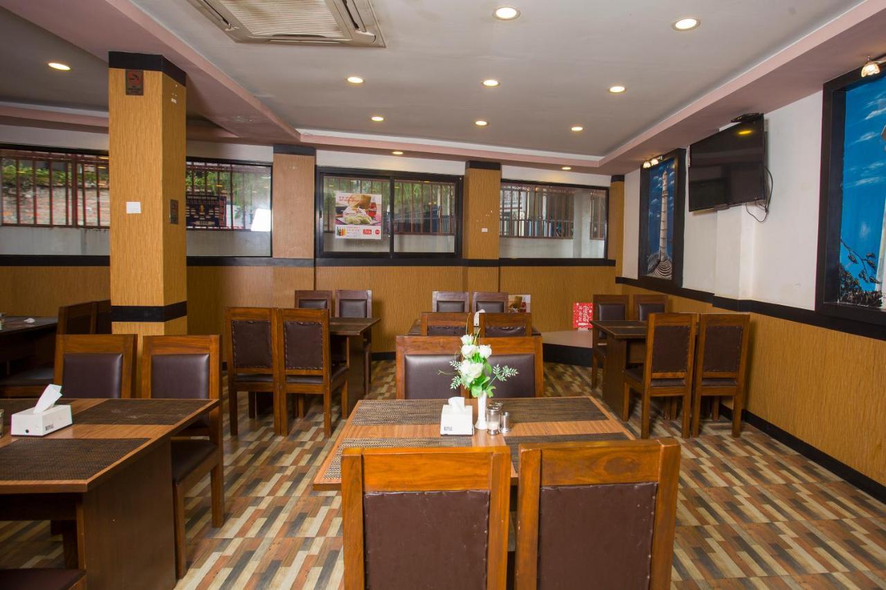 Oyo 104 Hotel Baltic Inn Kathmandu Bagian luar foto