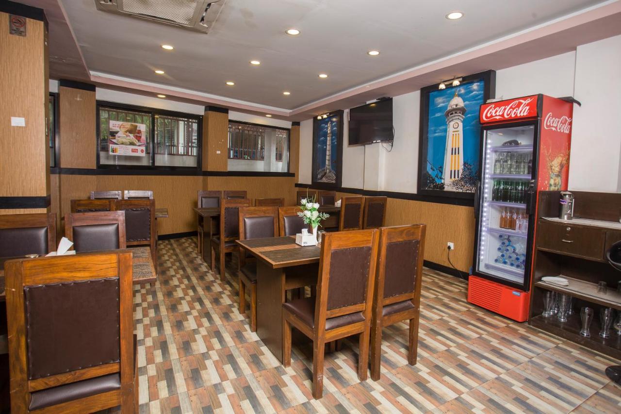 Oyo 104 Hotel Baltic Inn Kathmandu Bagian luar foto