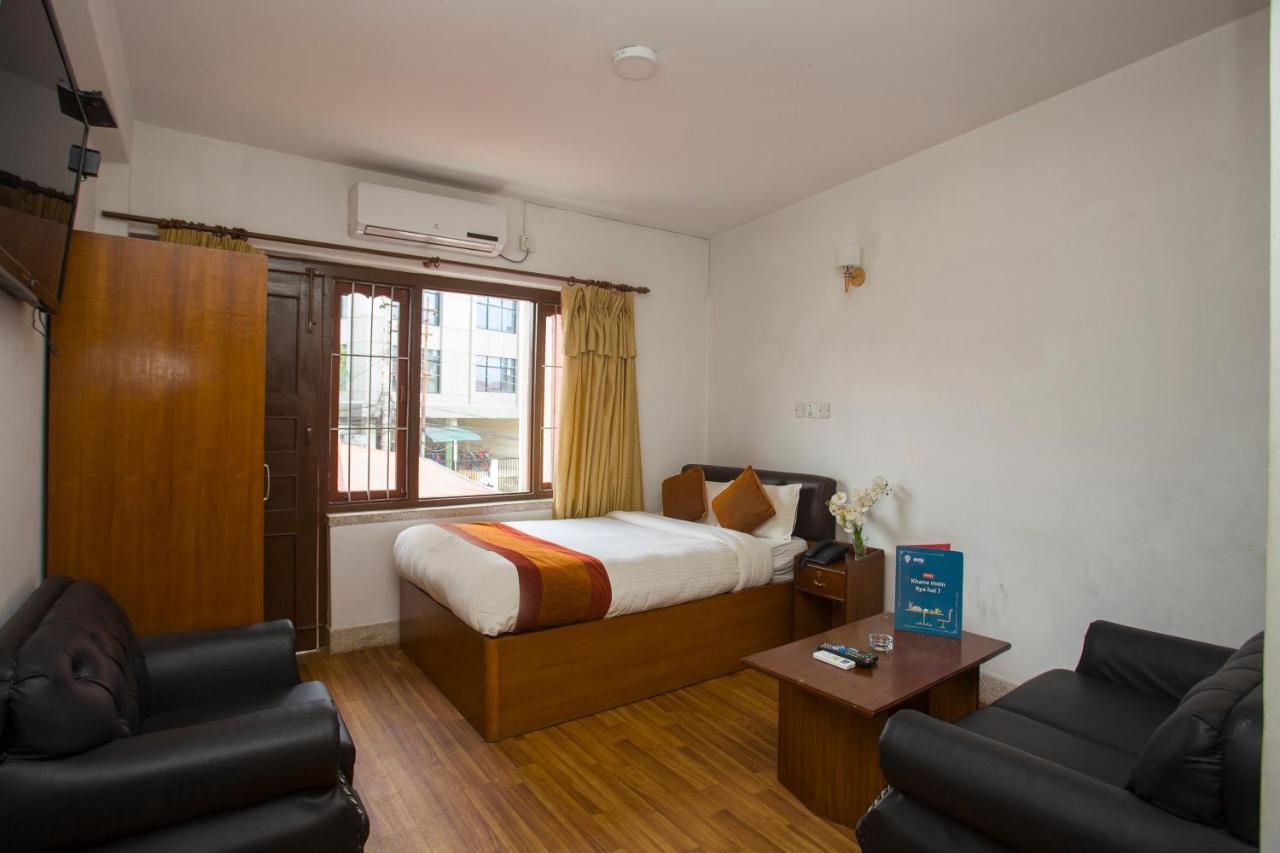 Oyo 104 Hotel Baltic Inn Kathmandu Bagian luar foto